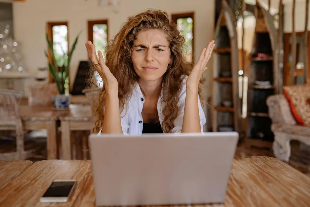 A woman confused what to choose between smartLead and instantly